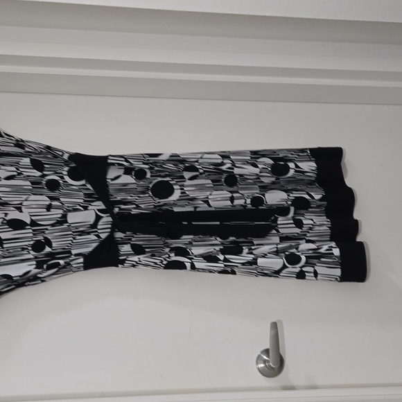 Dress- sleeveless - Picture 4 of 5